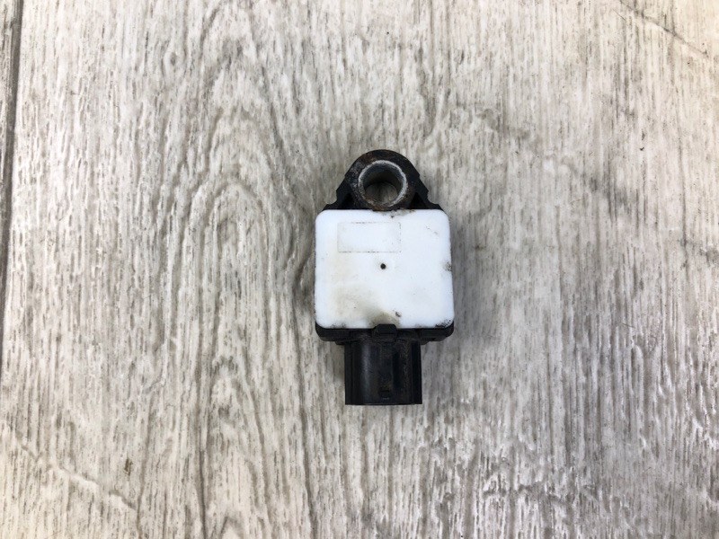 Датчик удара передний MITSUBISHI LANCER X 10 07-15 2.0 4B11