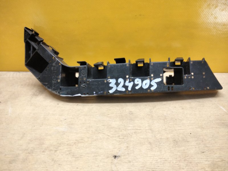 Кронштейн переднего бампера правый HONDA CIVIC FC/FK 15- 71193TEAT01 Б/У