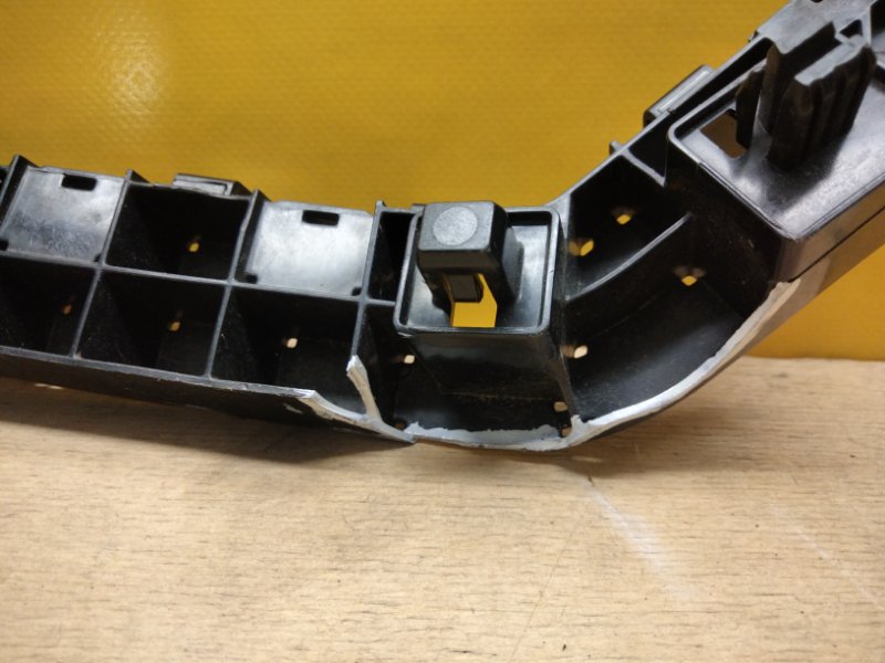 Кронштейн переднего бампера правый HONDA CIVIC FC/FK 15-