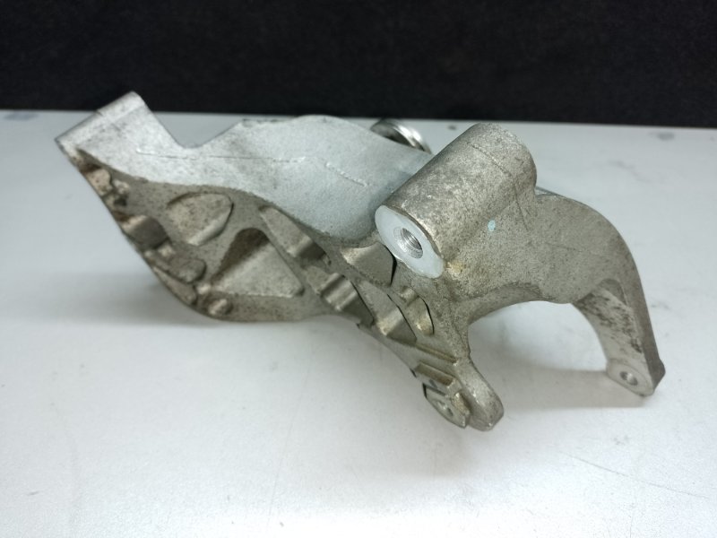 Кронштейн насоса ГУР MITSUBISHI LANCER X 10 07-15 4B11 4450A033 Б/У