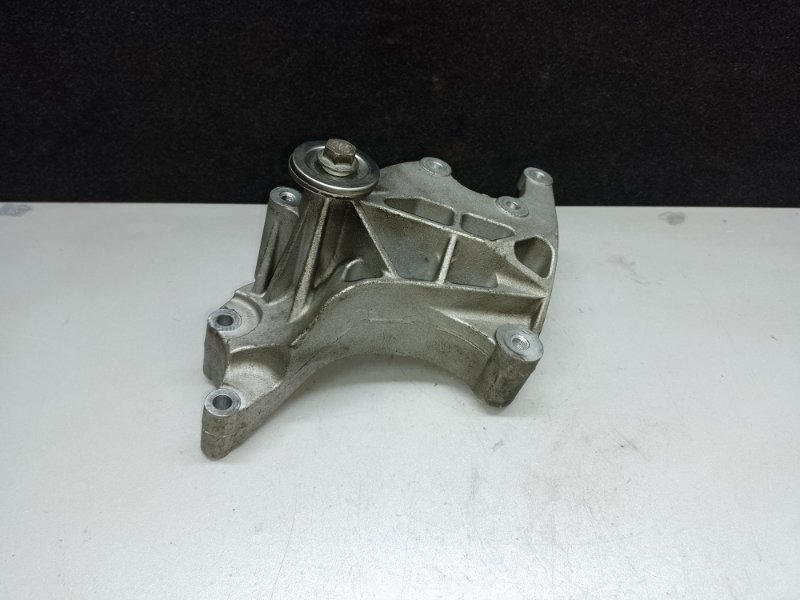 Кронштейн насоса ГУР LANCER X 10 07-15 4B11