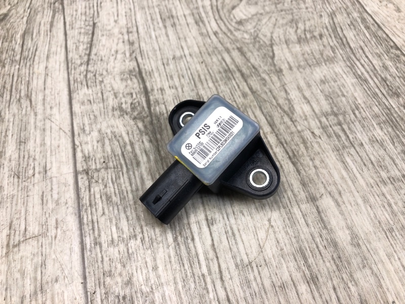 Датчик удара передний правый HYUNDAI SONATA LF 2014- 2015 2.0 G4NG 95920-C2100 Б/У