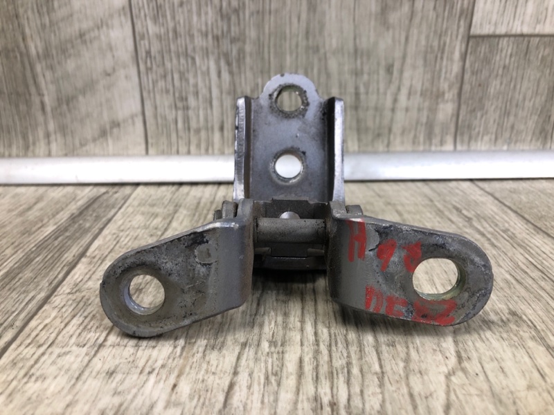 Петля двери нижняя задняя левая HYUNDAI SONATA LF 2014- 2.0 G4NG Петля двери нижняя задняя левая HYUNDAI SONATA LF 2014- 2.0 G4NG