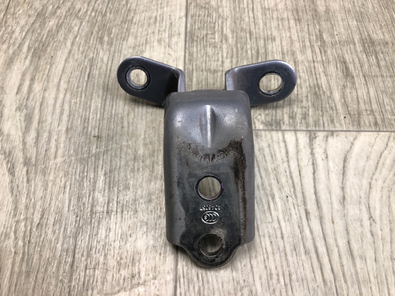 Петля двери нижняя задняя левая SONATA LF 2014- 2015 2.0 G4NG Петля двери нижняя задняя левая SONATA LF 2014- 2015 2.0 G4NG
