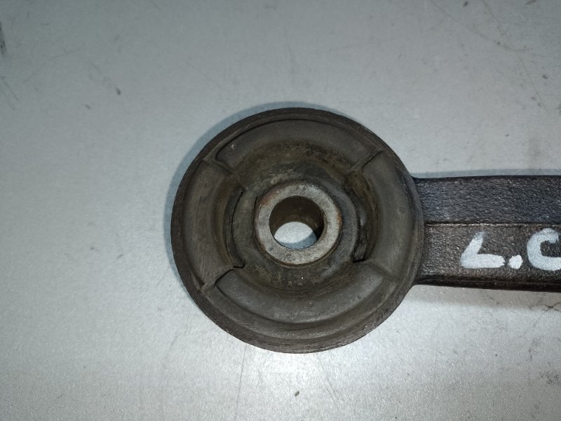 Кронштейн редуктора передний правый LAND CRUISER PRADO 120 02-09