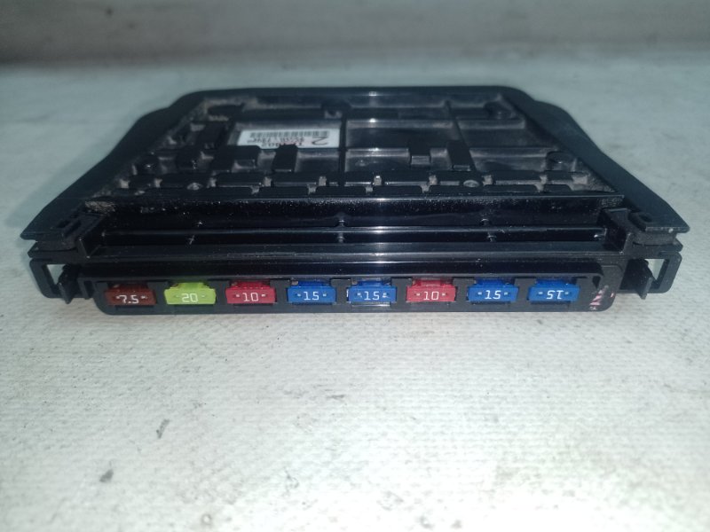 Блок предохранителей моторный отсек LEXUS RX350/450 09-15 82720-48090 Б/У