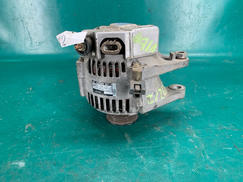 Генератор TOYOTA MATRIX 02-08 270600D010 Б/У