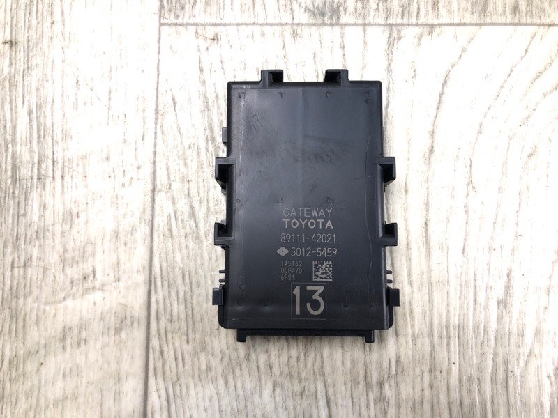 Запчасть блок электронный TOYOTA RAV4 13-19 2016 2.5 2ARFE 89111-42021 Б/У Блок электронный TOYOTA RAV4 13-19 2016 2.5 2ARFE 89111-42021 Б/У