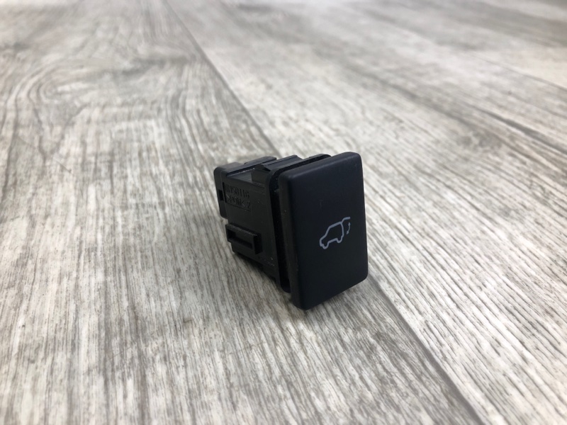 Кнопка открывания багажника внутренняя TOYOTA RAV4 13-19 2016 2.5 2ARFE 84930-42051 Б/У