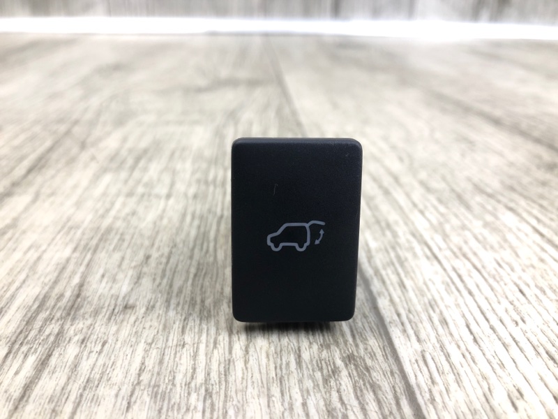 Кнопка открывания багажника внутренняя RAV4 13-19 2016 2.5 2ARFE