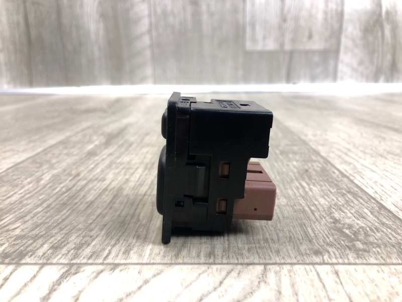 Блок управления зеркалами TOYOTA RAV4 13-19 2.5 2ARFE Блок управления зеркалами TOYOTA RAV4 13-19 2.5 2ARFE