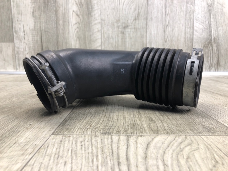 Патрубок воздушного фильтра TOYOTA RAV4 13-19 2.5 2ARFE Патрубок воздушного фильтра TOYOTA RAV4 13-19 2.5 2ARFE