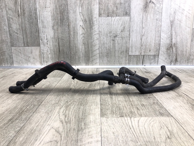 Патрубок системы охлаждения TOYOTA RAV4 13-19 2.5 2ARFE Патрубок системы охлаждения TOYOTA RAV4 13-19 2.5 2ARFE