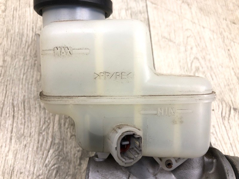 Главный тормозной цилиндр RAV4 13-19 2016 2.5 2ARFE Главный тормозной цилиндр RAV4 13-19 2016 2.5 2ARFE