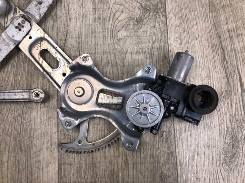 Стеклоподъемник передний левый TOYOTA RAV4 13-19 2.5 2ARFE