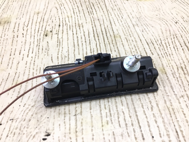 Кнопка открывания багажника наружная CAYENNE 10-18 2011 4.8L Кнопка открывания багажника наружная CAYENNE 10-18 2011 4.8L