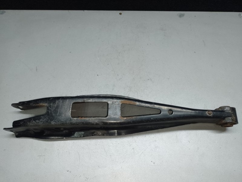 Рычаг задней подвески поперечный нижний правый CROSSTREK 12-17 2015 GP FB20X e-Boxer