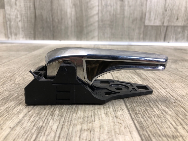 Ручка двери внутренняя передняя левая RAV4 13-19 2016 2.5 2ARFE