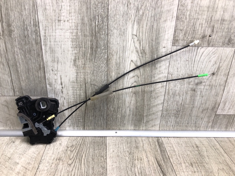 Замок двери передний левый TOYOTA RAV4 13-19 2016 2.5 2ARFE 69040-42250 Б/У