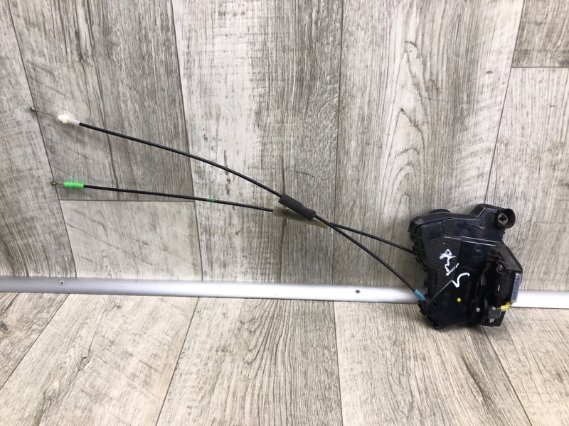 Замок двери передний левый RAV4 13-19 2016 2.5 2ARFE