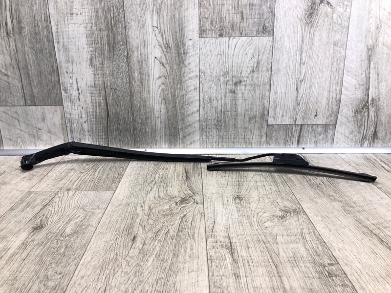 Поводок стеклоочистителя передний правый RAV4 13-19 2016 2.5 2ARFE