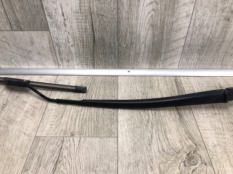 Поводок стеклоочистителя передний правый RAV4 13-19 2016 2.5 2ARFE