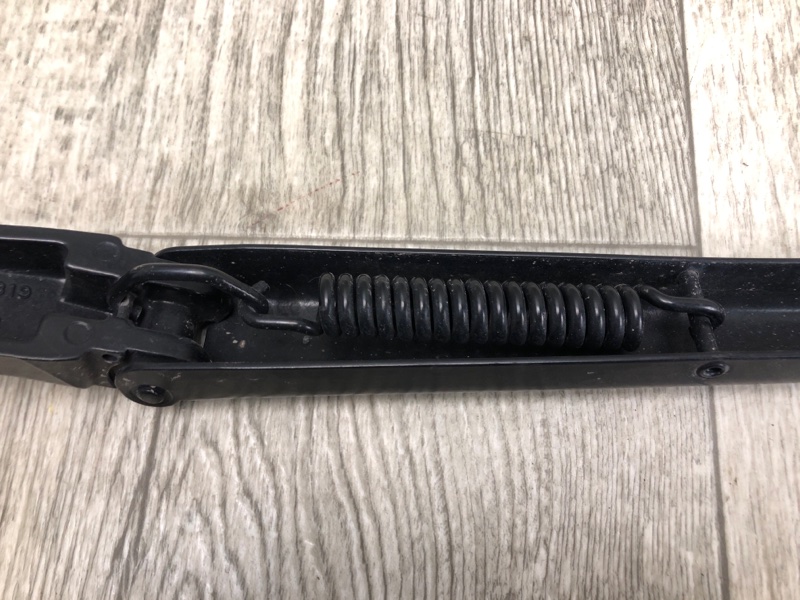 Поводок стеклоочистителя передний правый RAV4 13-19 2016 2.5 2ARFE