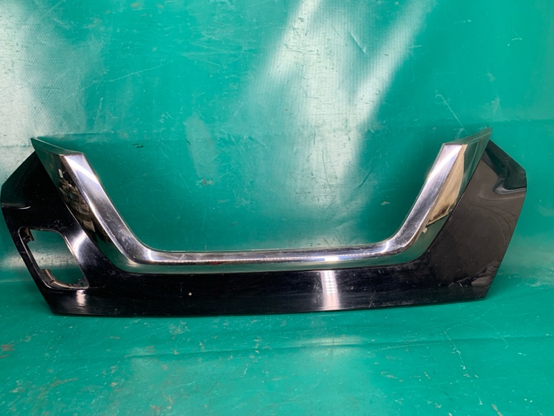 Накладка бампера передняя NISSAN VERSA  19- Седан 62070-5EE0A Б/У