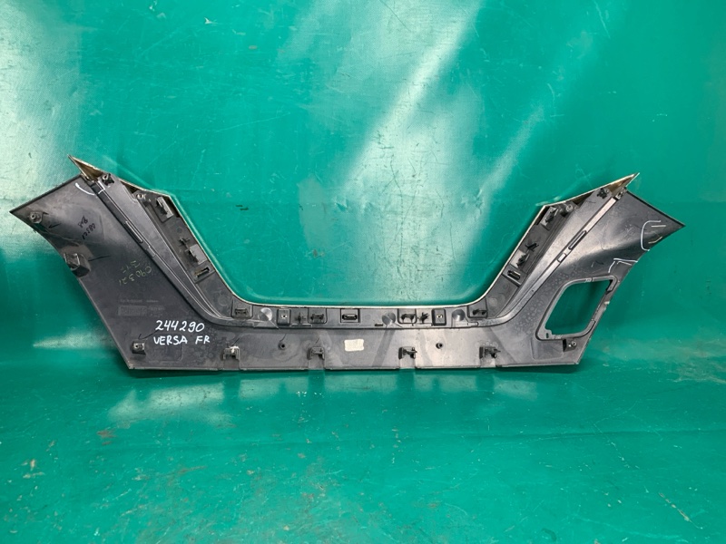 Накладка бампера передняя VERSA  19- Седан
