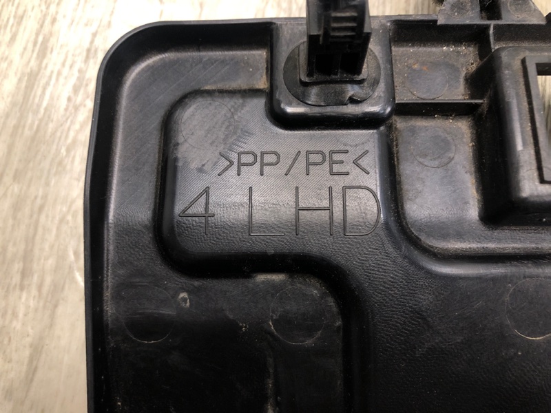 Накладка торпедо левая RAV4 13-19 2016 2.5 2ARFE