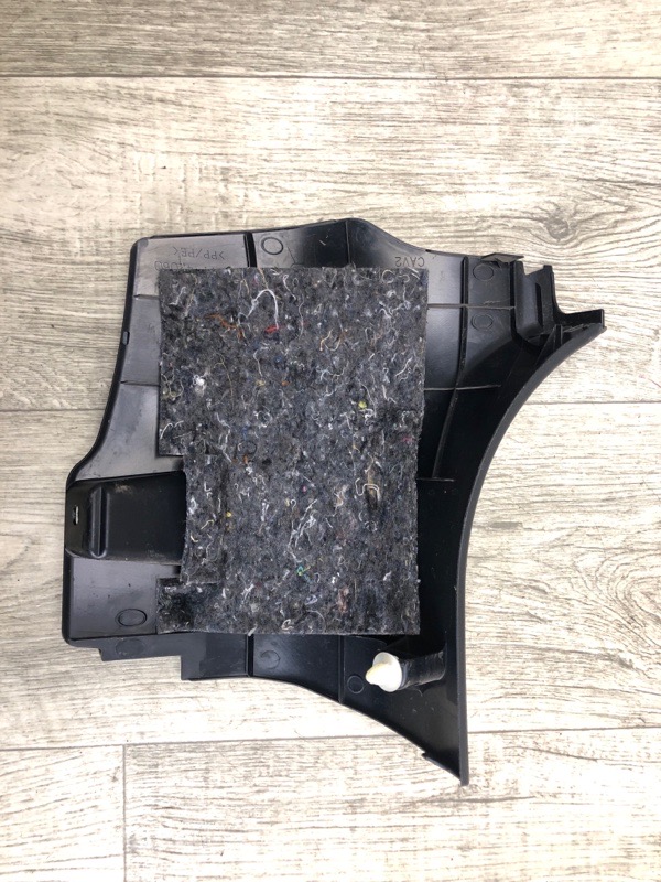 Накладка на стойку кузова передняя правая RAV4 13-19 2016 2.5 2ARFE