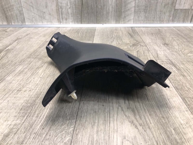 Накладка на стойку кузова передняя правая TOYOTA RAV4 13-19 2.5 2ARFE