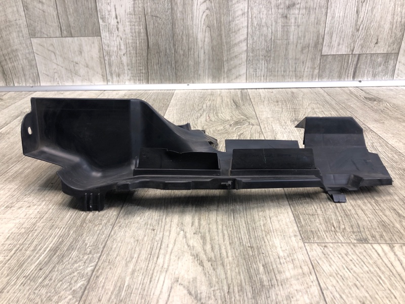 Дефлектор радиатора левый RAV4 13-19 2016 2.5 2ARFE Дефлектор радиатора левый RAV4 13-19 2016 2.5 2ARFE