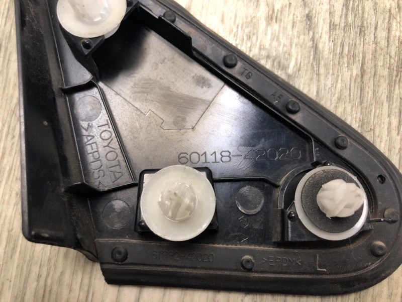 Накладка двери передняя левая RAV4 13-19 2016 2.5 2ARFE