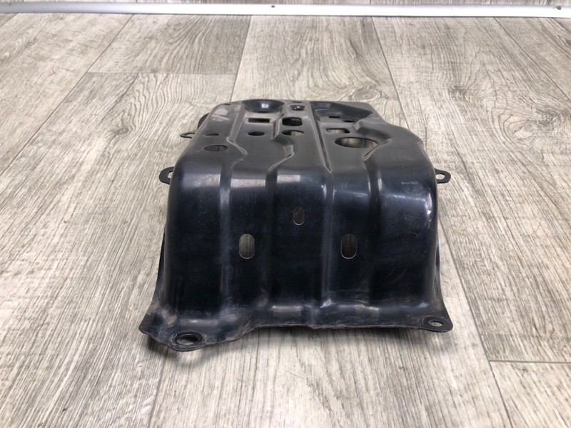 Полка аккумулятора TOYOTA RAV4 13-19 2.5 2ARFE Полка аккумулятора TOYOTA RAV4 13-19 2.5 2ARFE