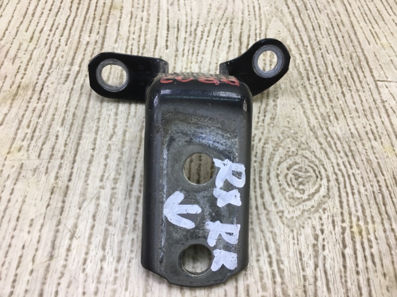 Петля двери нижняя задняя правая LEXUS RX350/450 09-15 2011 2GR-FXE 3.5L 6877052031 Б/У