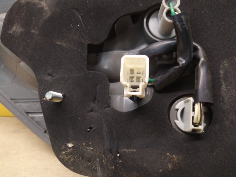 Фонарь наружный левый SIENNA 11-16