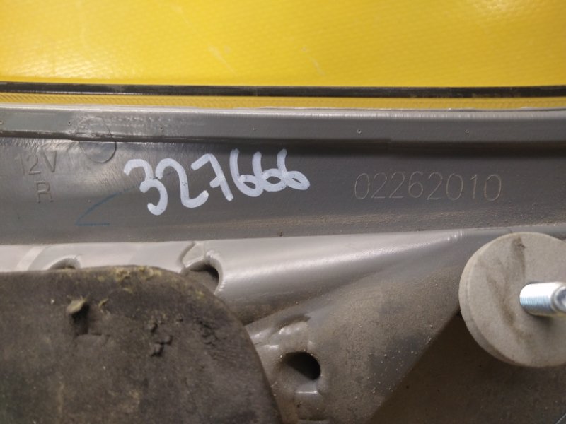 Фонарь наружный правый SIENNA 11-16