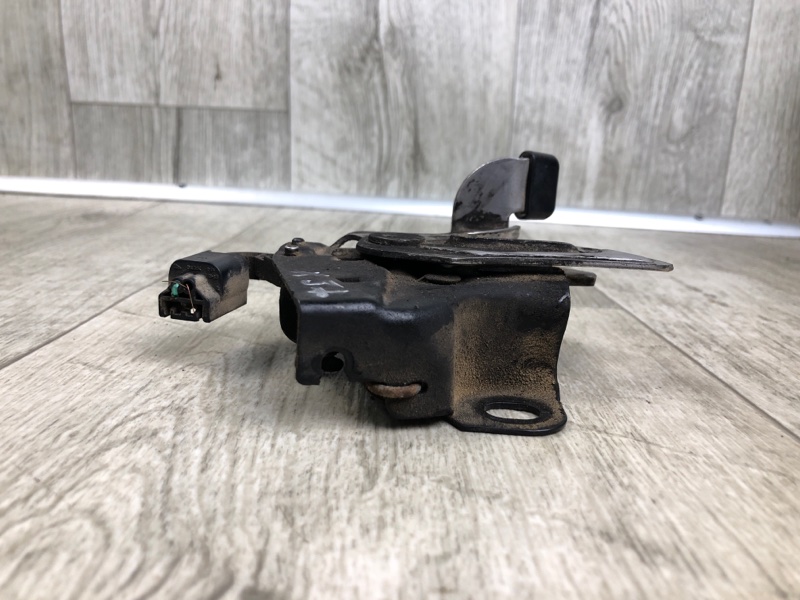 Замок капота ACCORD CU8 / TSX 08-14 2012 2.4L