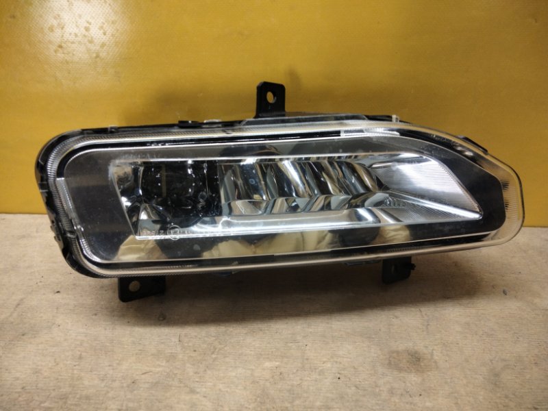 Противотуманная фара левая NISSAN LEAF 18- 261555SE0A Б/У