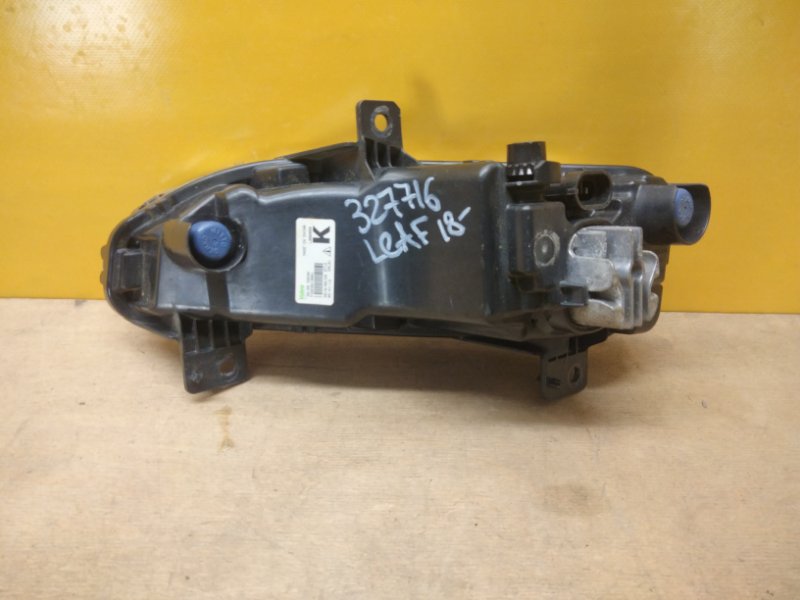 Противотуманная фара левая NISSAN LEAF 18-