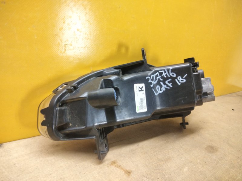 Противотуманная фара левая LEAF 18-