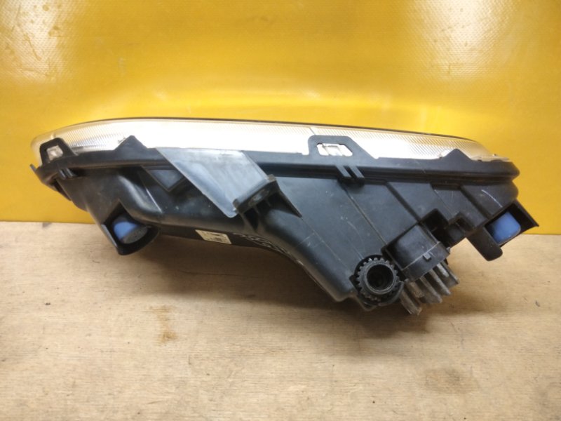 Противотуманная фара левая LEAF 18-