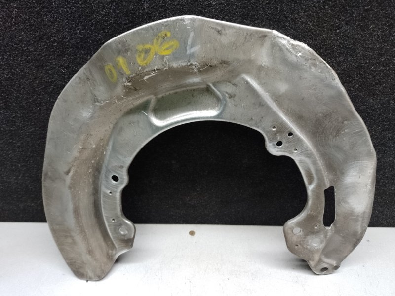 Защита тормозного диска передняя левая LEXUS LS460 06-12 2007 XF40 4.6 1UR-FSE 47782-50050 Б/У