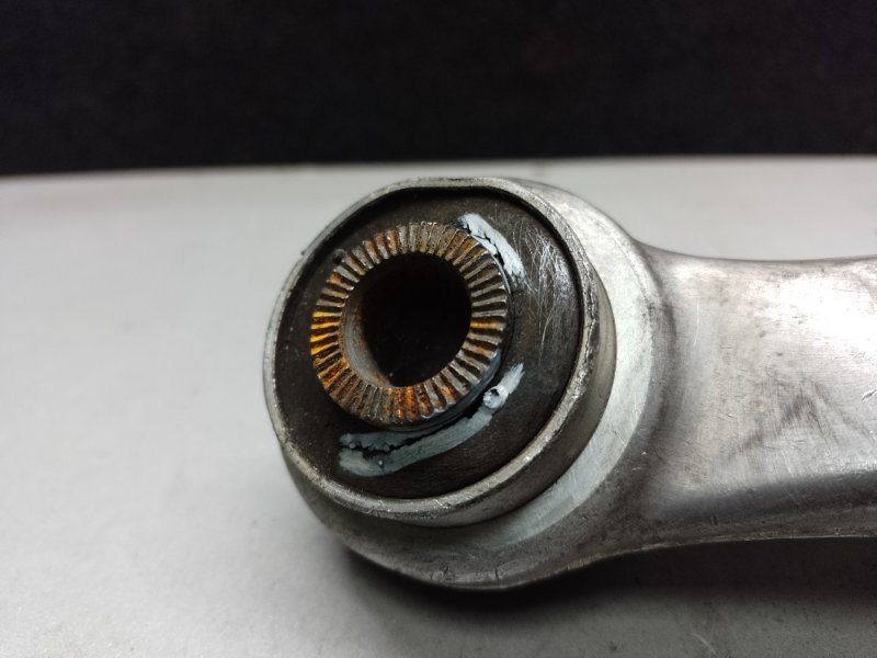 Рычаг задней подвески поперечный верхний левый LEXUS LS460 06-12 XF40 4.6 1UR-FSE