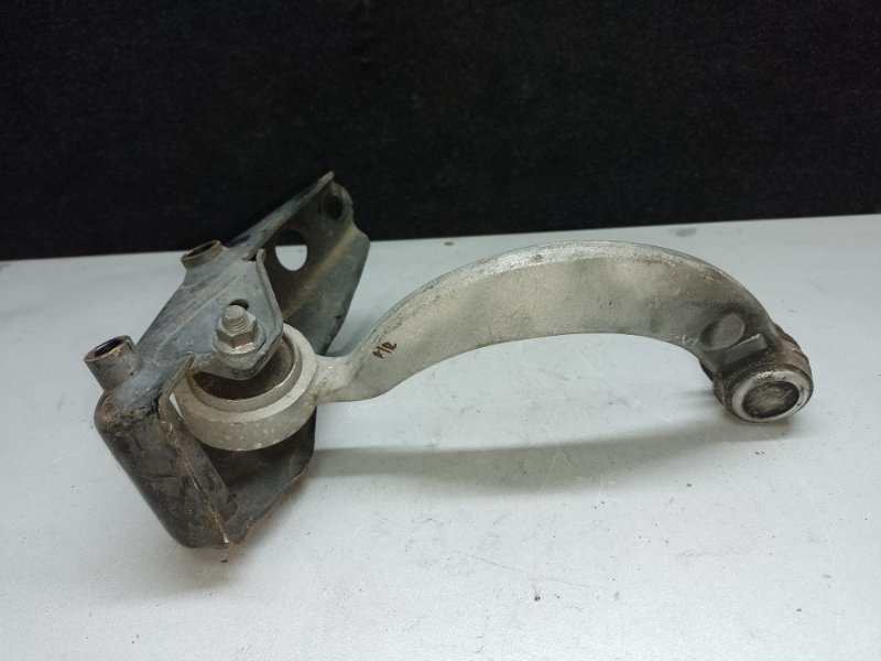 Рычаг передней подвески верхний правый LEXUS LS460 06-12 XF40 4.6 1UR-FSE