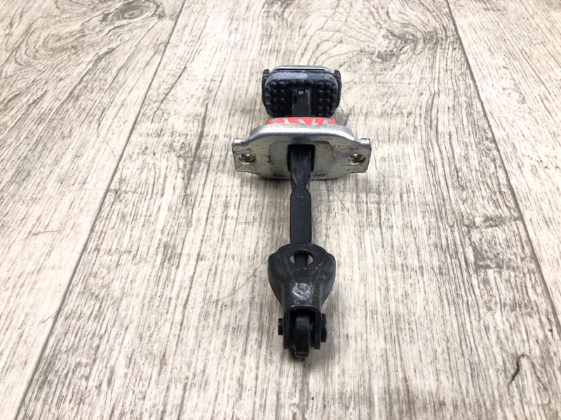 Ограничитель двери передний левый ACCORD CU8 / TSX 08-14 2012 2.4L