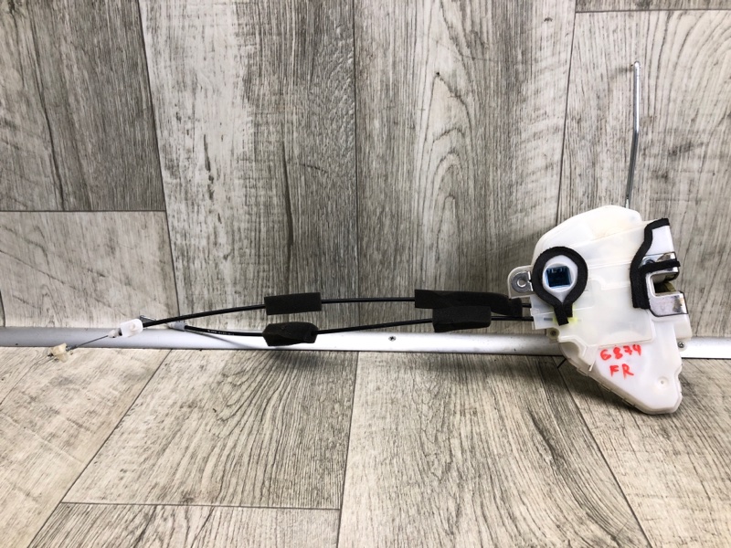 Запчасть замок двери передний правый HONDA ACCORD CU8 / TSX 08-14 2012 2.4L 72110-TL0-G02 Б/У Замок двери передний правый HONDA ACCORD CU8 / TSX 08-14 2012 2.4L 72110-TL0-G02 Б/У