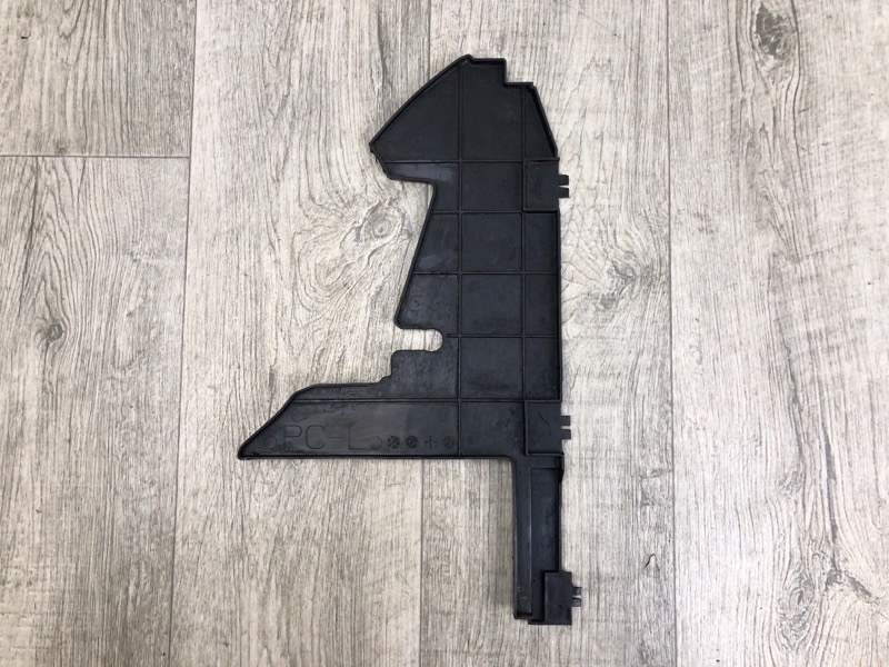 Дефлектор радиатора левый INFINITI FX/QX70 S51 08-17 2008 5.0 VK50VE 92185-1CA0A Б/У