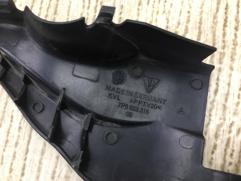 Пластик под лобовое стекло / Жабо CAYENNE 10-18 2011 4.8L Пластик под лобовое стекло / Жабо CAYENNE 10-18 2011 4.8L